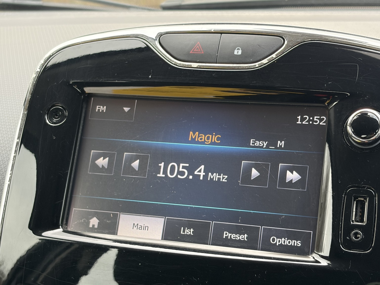 Used Renault Clio 2014 for sale - 76979546: Photo 34