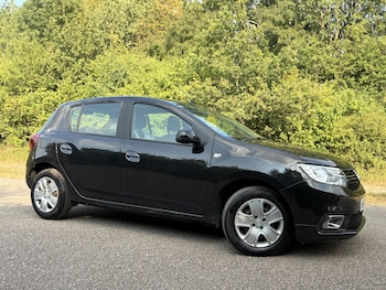 Used Dacia Sandero 2017 for sale - 79329951: Photo