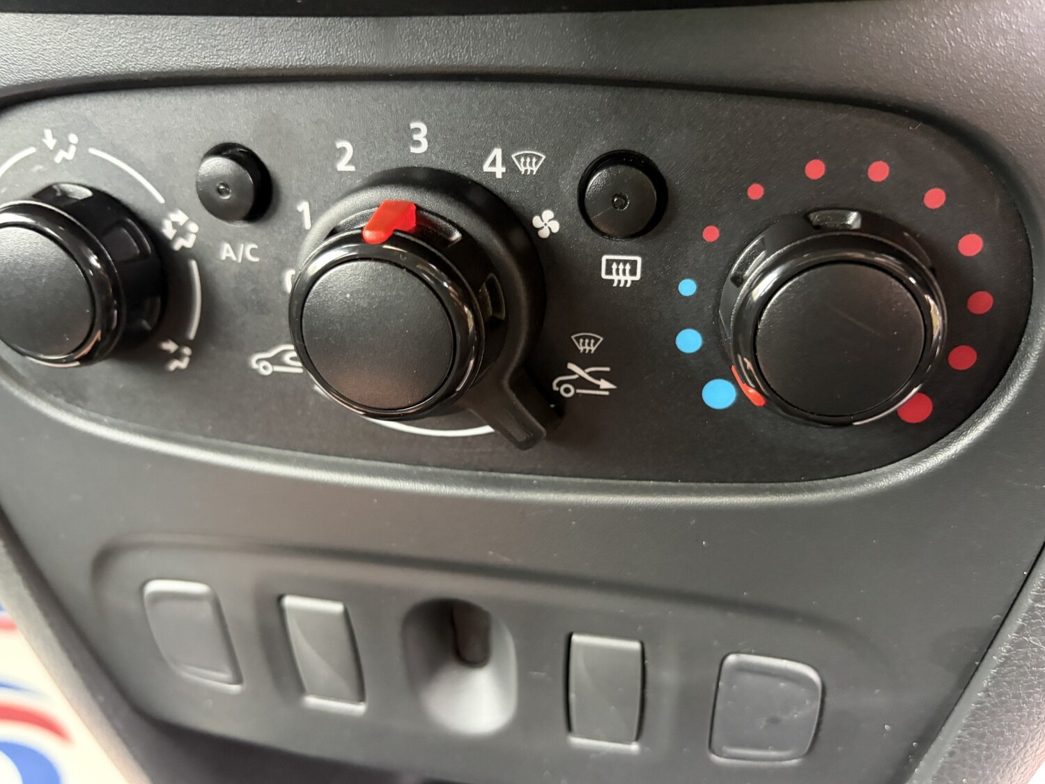 Used Dacia Sandero 2017 for sale - 76554016: Photo 31