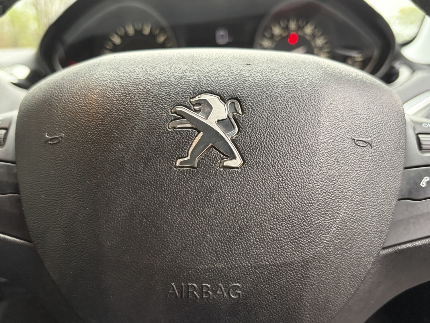 Used Peugeot 2008 2016 for sale - 76553979: Photo 31