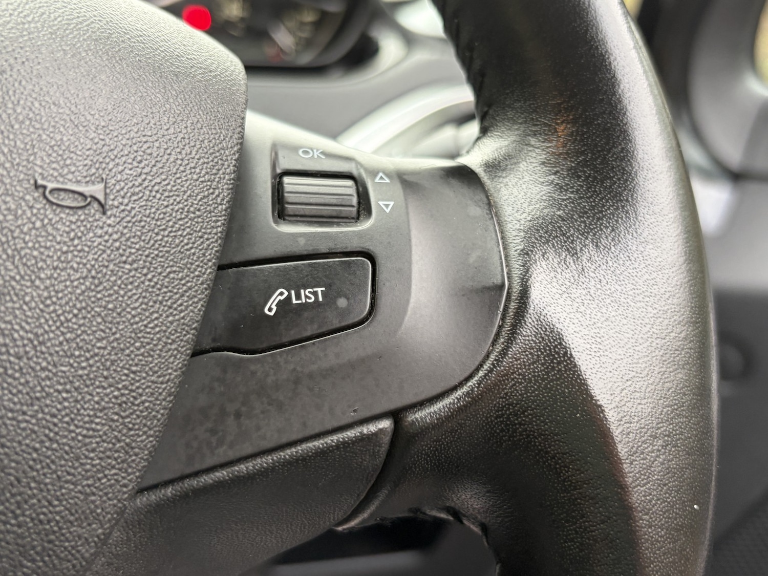 Used Peugeot 2008 2016 for sale - 76553979: Photo 32