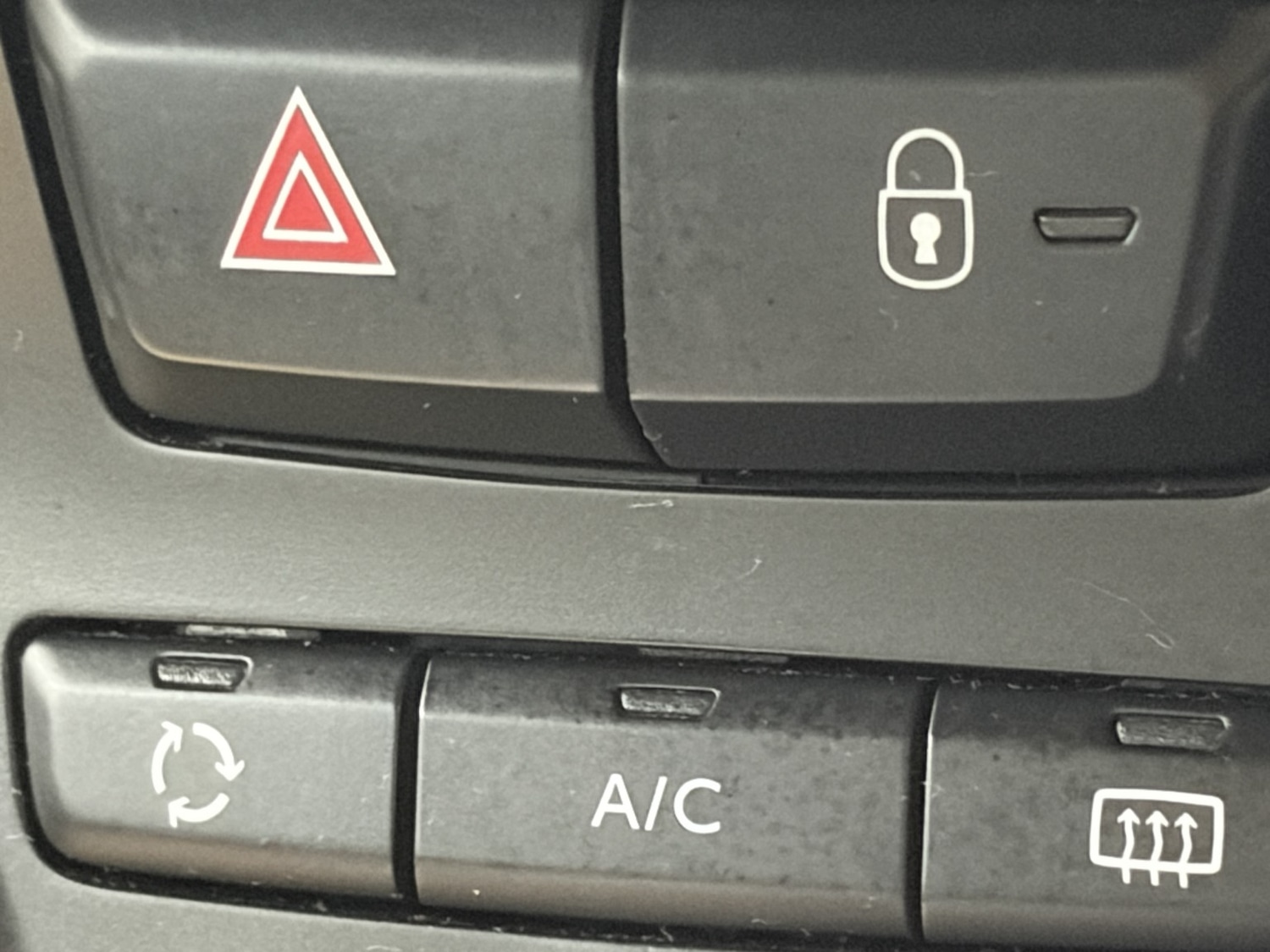 Used Peugeot 2008 2016 for sale - 76553979: Photo 40