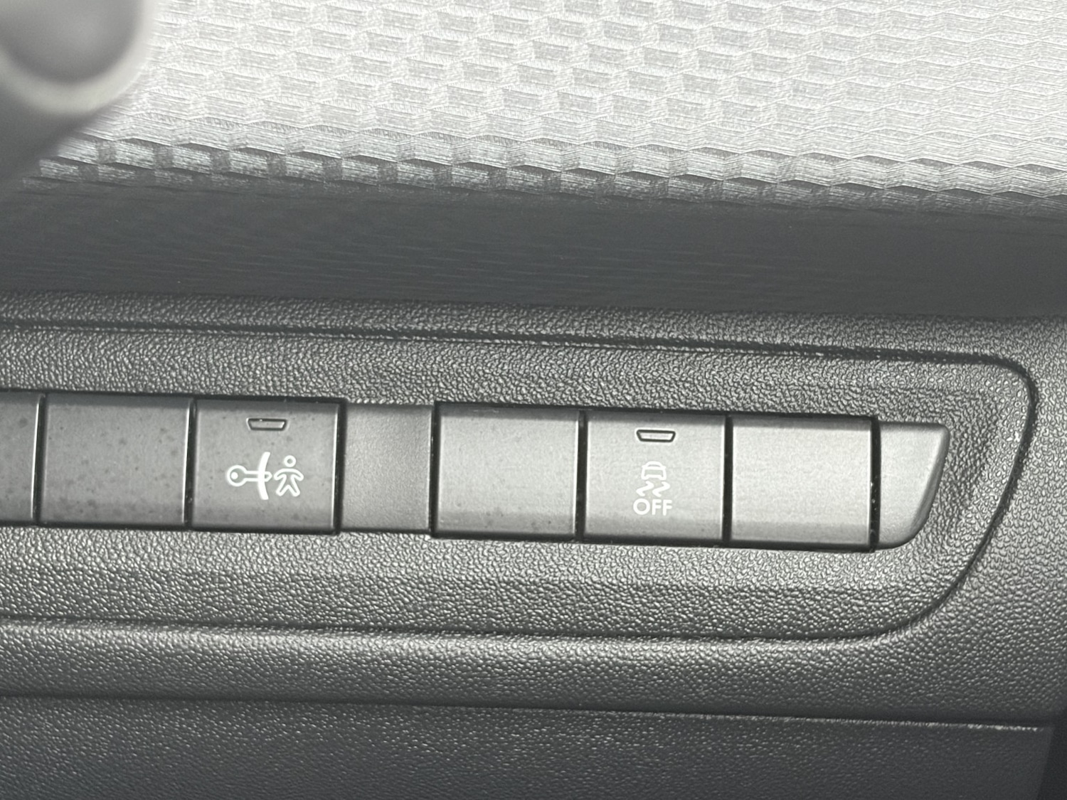 Used Peugeot 2008 2016 for sale - 76553979: Photo 42