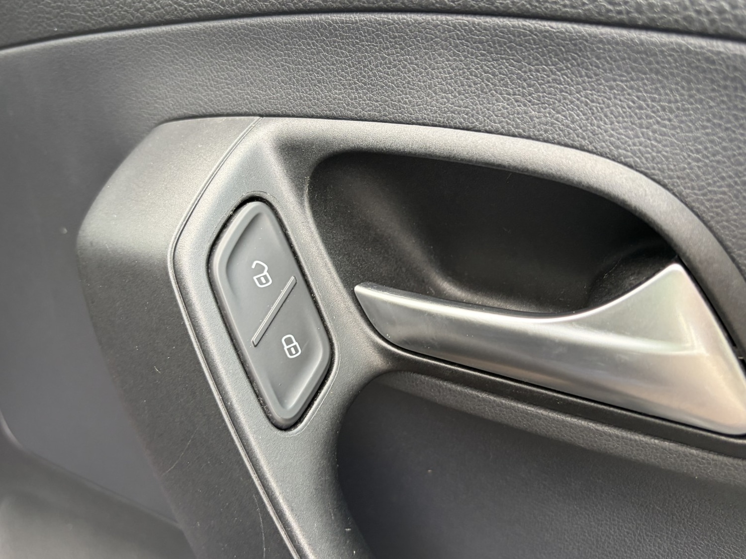 Used Volkswagen Polo 2016 for sale - 76918415: Photo 25