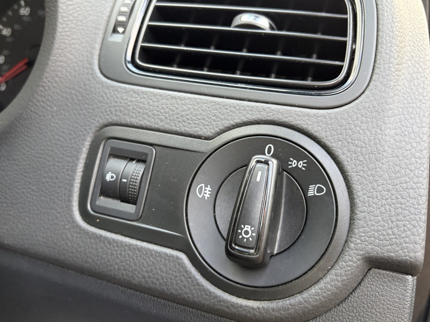 Used Volkswagen Polo 2016 for sale - 76918415: Photo 29