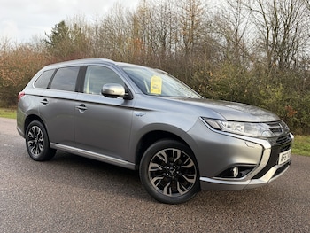 Used Mitsubishi Outlander 2017 for sale - 76904660: Photo