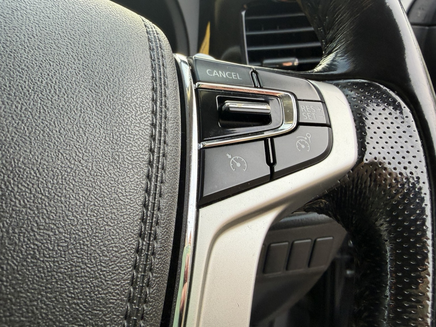 Used Mitsubishi Outlander 2017 for sale - 76904660: Photo 42