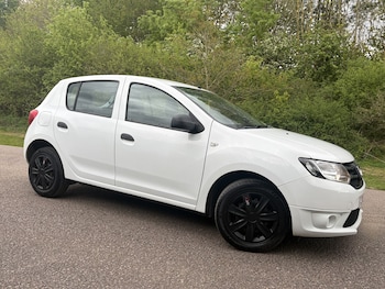 Used Dacia Sandero 2015 for sale - 78553370: Photo