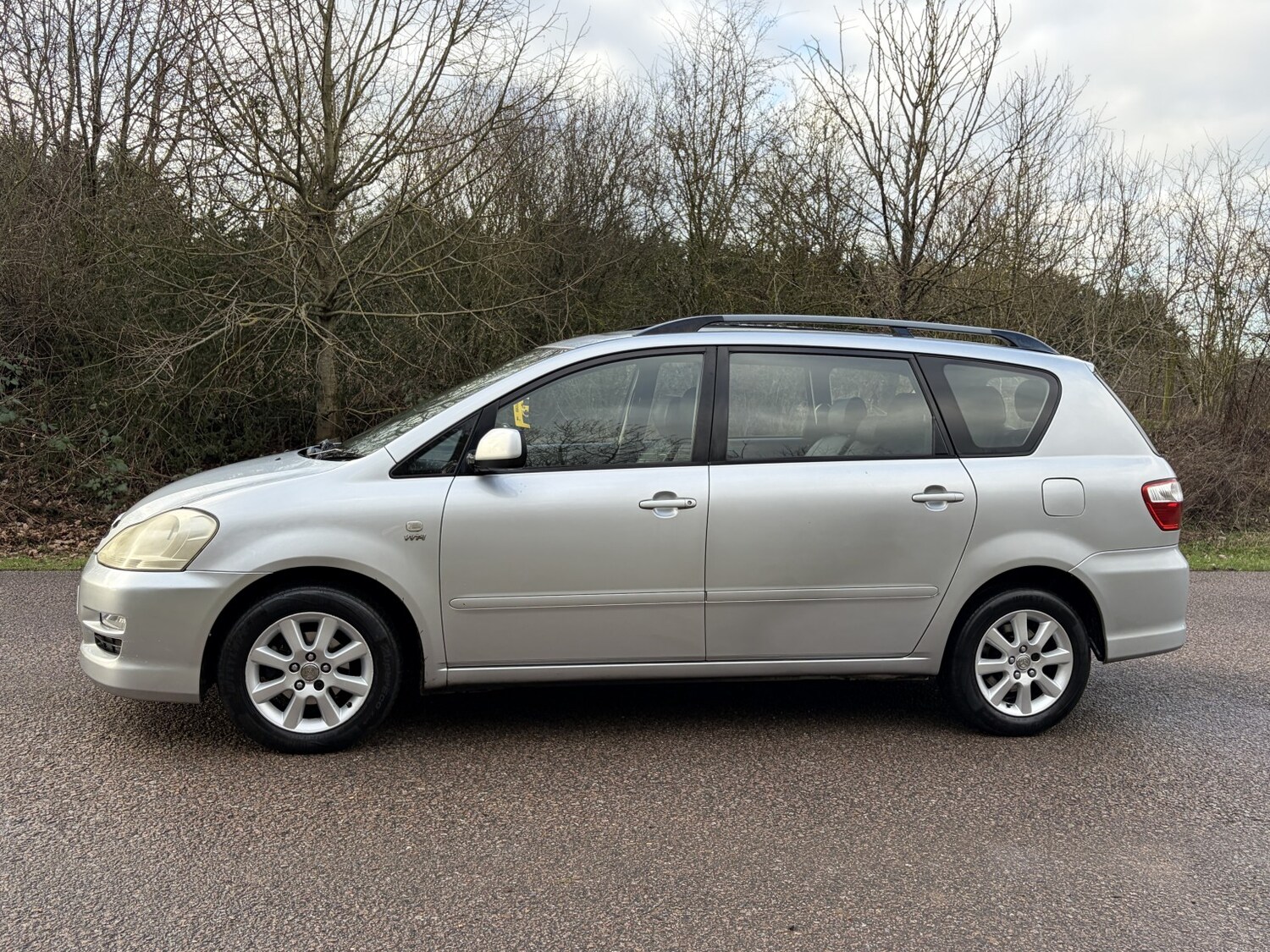 Used Toyota Avensis Verso 2004 for sale - 77363638: Photo 10