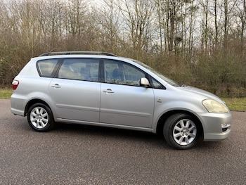Used Toyota Avensis Verso 2004 for sale - 77363638: Photo