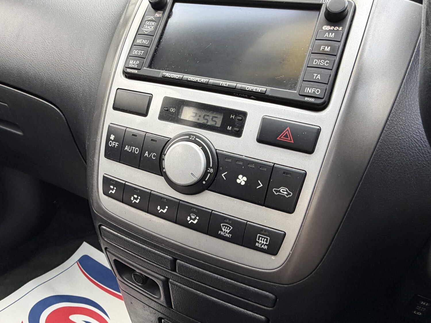 Used Toyota Avensis Verso 2004 for sale - 77363638: Photo 32