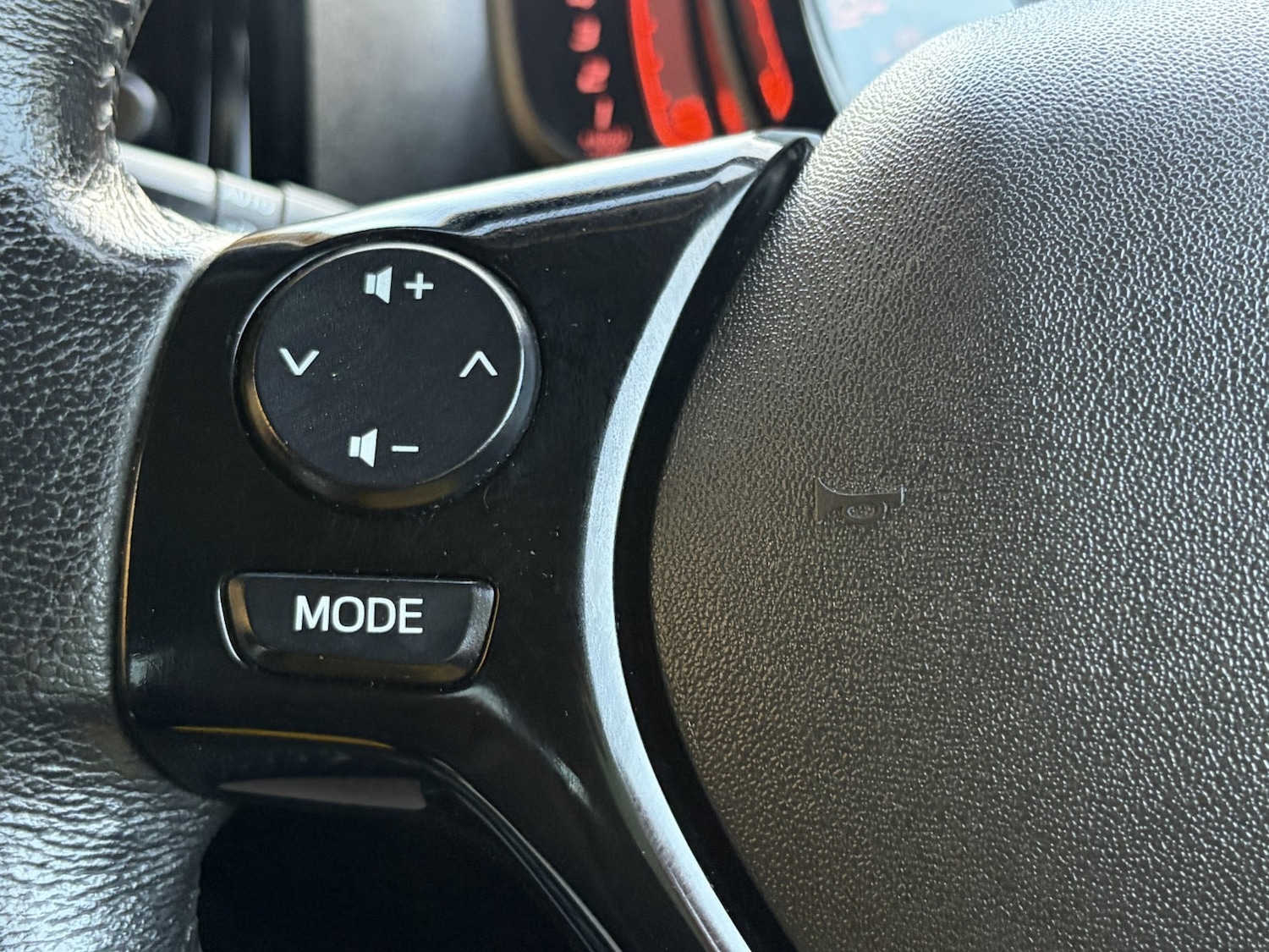 Used Peugeot 108 2015 for sale - 76662695: Photo 36