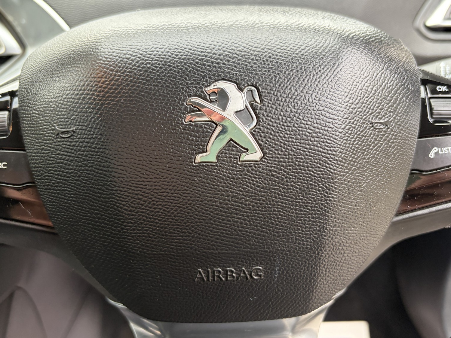 Used Peugeot 308 2015 for sale - 77270991: Photo 35