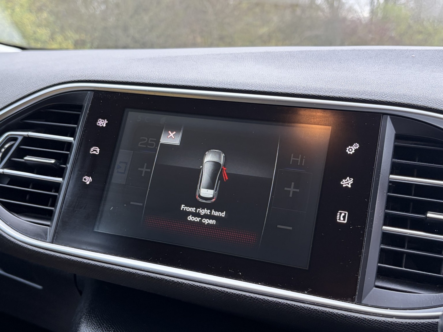 Used Peugeot 308 2015 for sale - 77270991: Photo 45