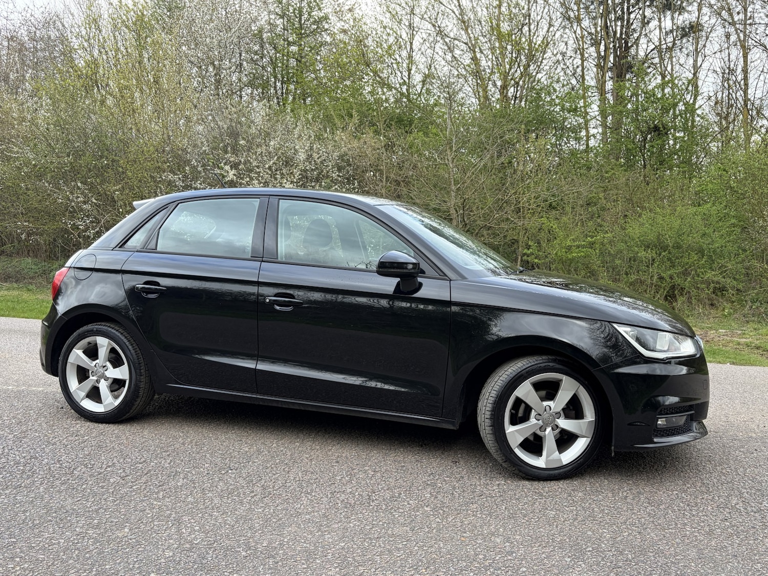Used Audi A1 2017 for sale - 78190614: Photo 2
