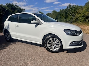 Used Volkswagen Polo 2015 for sale - 79320399: Photo