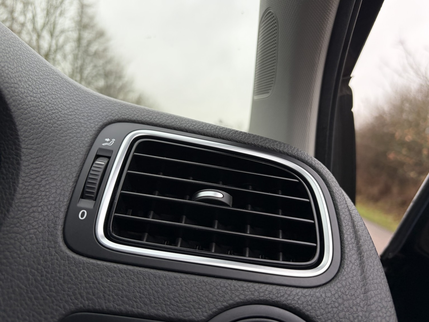 Used Volkswagen Polo 2011 for sale - 77318337: Photo 43