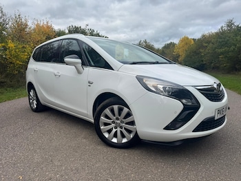 Used Vauxhall Zafira Tourer 2016 for sale - 76252356: Photo 2