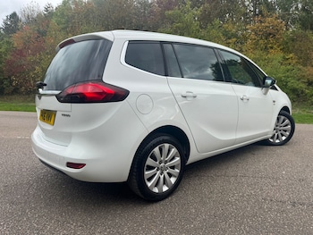 Used Vauxhall Zafira Tourer 2016 for sale - 76252356: Photo 4