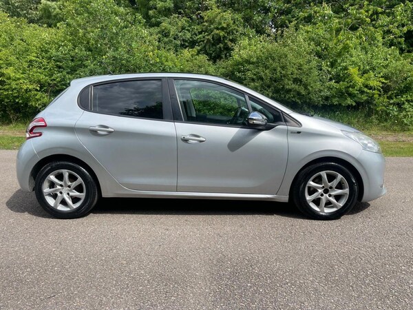 Used Peugeot 208 2015 for sale - 76174054: Photo 13