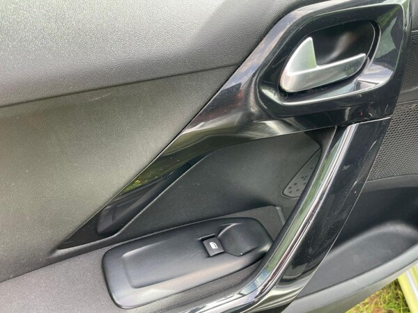 Used Peugeot 208 2015 for sale - 76174054: Photo 28