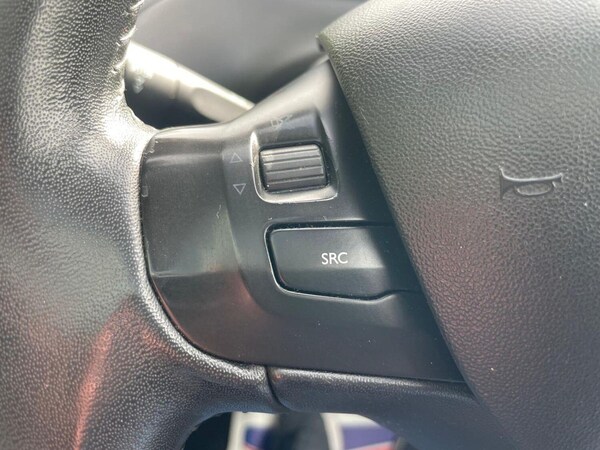 Used Peugeot 208 2015 for sale - 76174054: Photo 34