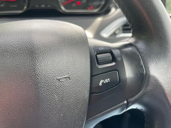 Used Peugeot 208 2015 for sale - 76174054: Photo 35