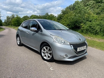 Used Peugeot 208 2015 for sale - 76174054: Photo 3