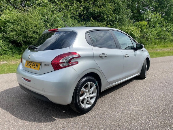 Used Peugeot 208 2015 for sale - 76174054: Photo 4