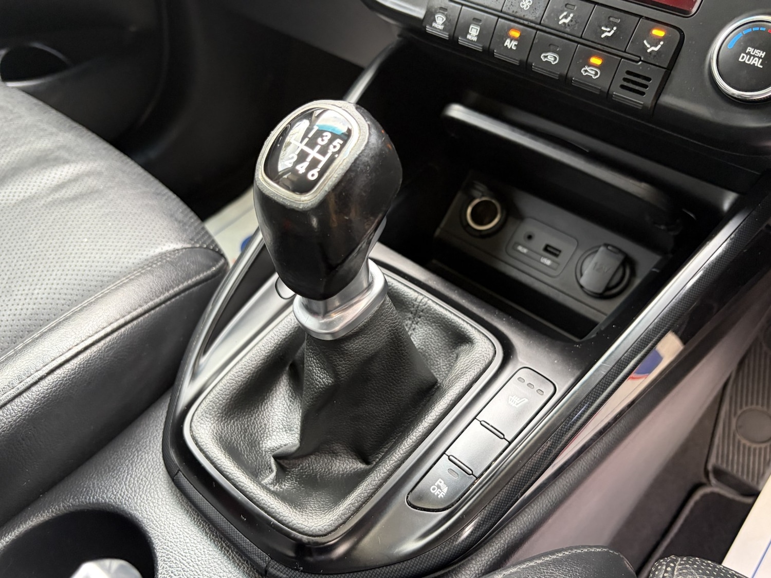 Used Kia Carens 2014 for sale - 77282718: Photo 33