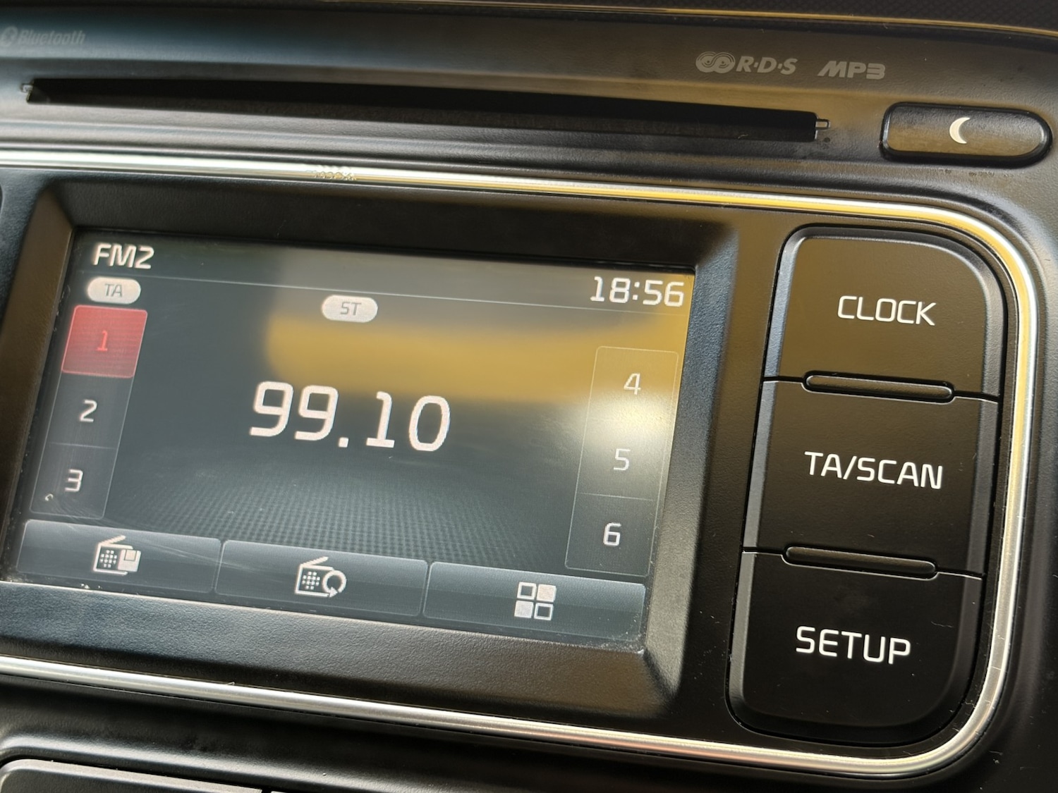 Used Kia Carens 2014 for sale - 77282718: Photo 44