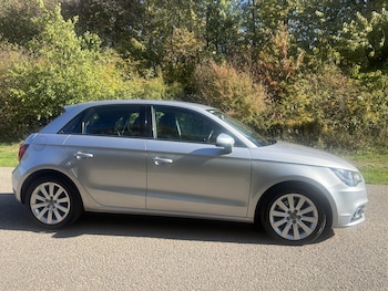 Used Audi A1 2014 for sale - 76192643: Photo 2