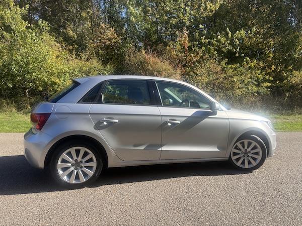 Used Audi A1 2014 for sale - 76192643: Photo 4