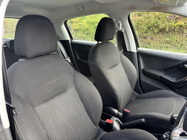 Used Peugeot 208 2018 for sale - 76205613: Photo 21