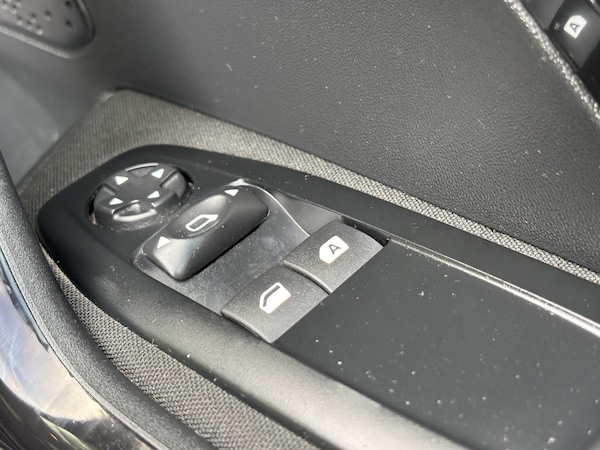 Used Peugeot 208 2018 for sale - 76205613: Photo 28