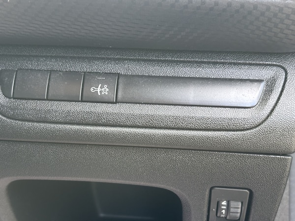 Used Peugeot 208 2018 for sale - 76205613: Photo 29