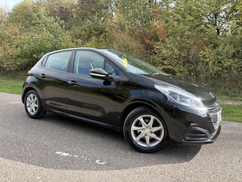 Used Peugeot 208 2018 for sale - 76205613: Photo 2