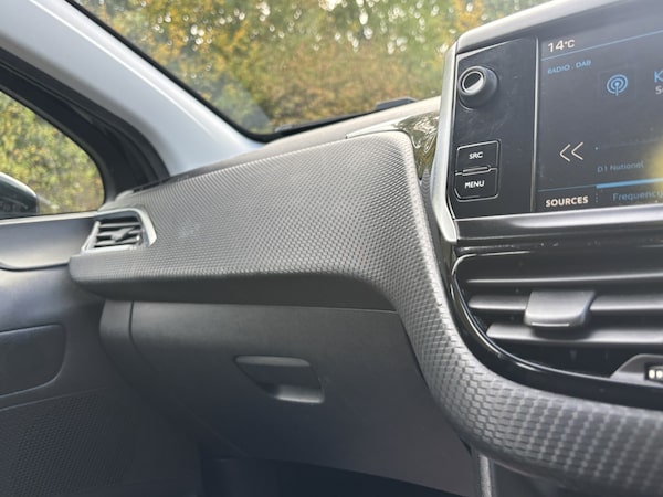 Used Peugeot 208 2018 for sale - 76205613: Photo 36