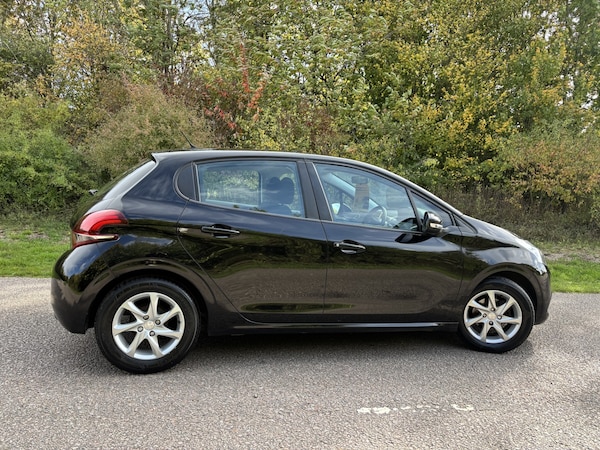 Used Peugeot 208 2018 for sale - 76205613: Photo 4