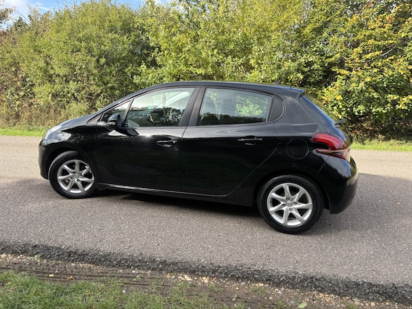 Used Peugeot 208 2018 for sale - 76205613: Photo 9