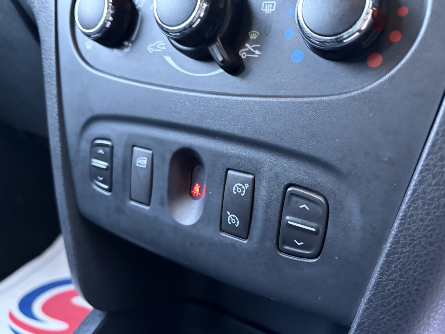 Used Dacia Logan MCV 2015 for sale - 76918432: Photo 31