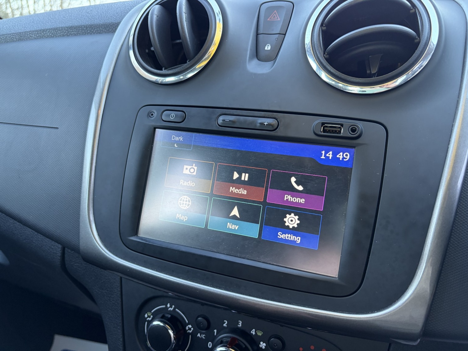 Used Dacia Logan MCV 2015 for sale - 76918432: Photo 38