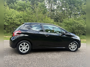 Used Peugeot 208 2014 for sale - 78592667: Photo