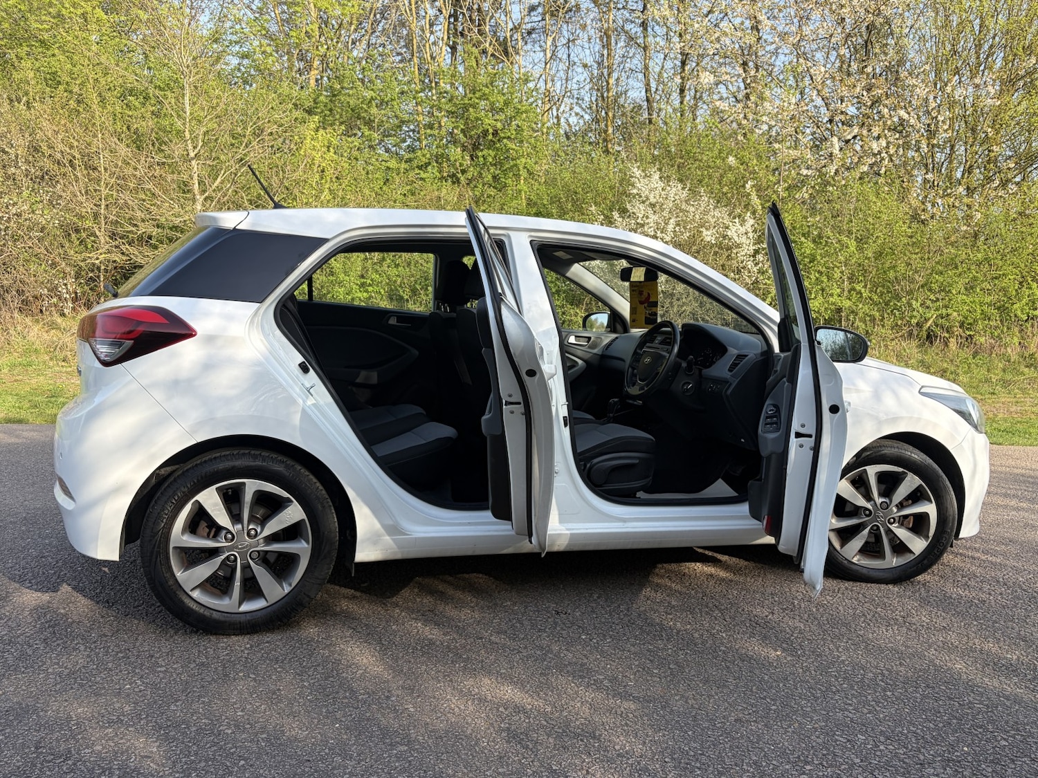 Used Hyundai i20 2015 for sale - 78176064: Photo 5