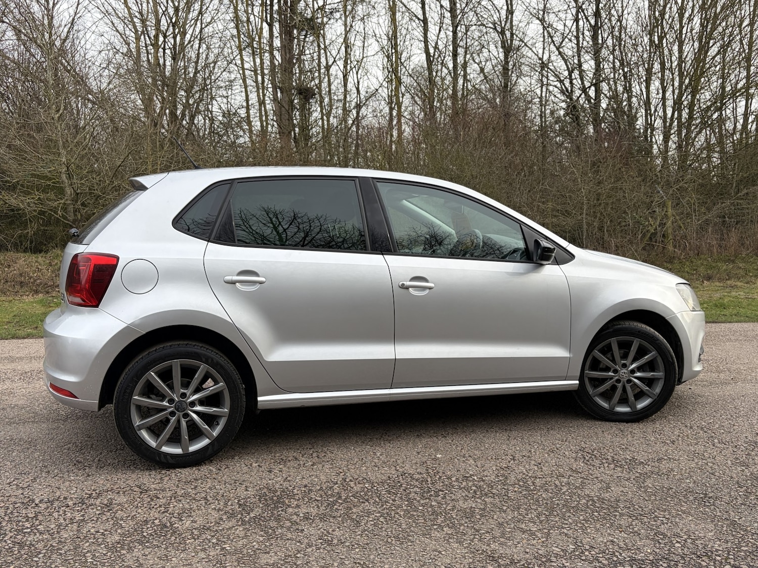 Used Volkswagen Polo 2015 for sale - 77603364: Photo 3