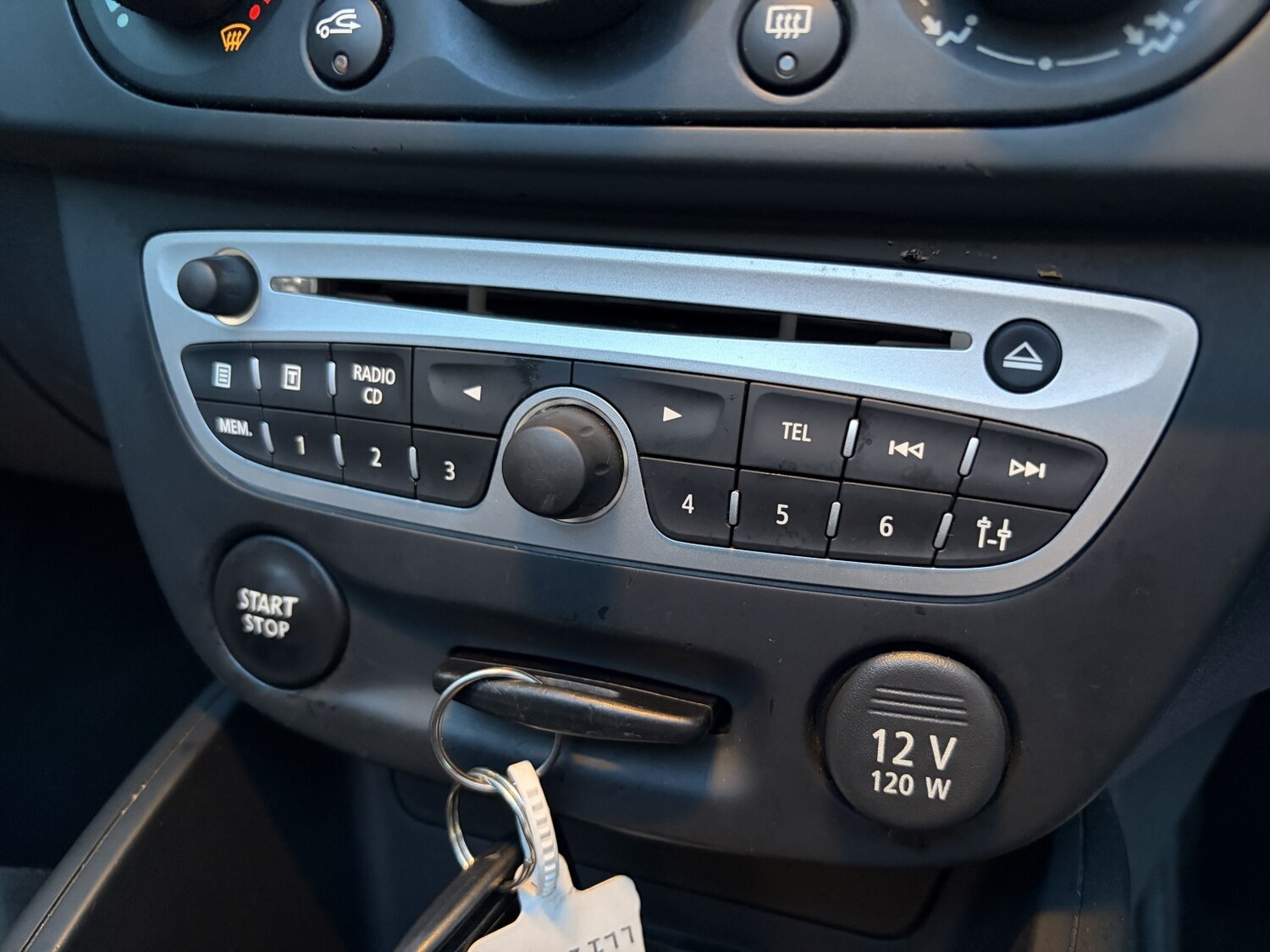 Used Renault Megane 2012 for sale - 77363648: Photo 40