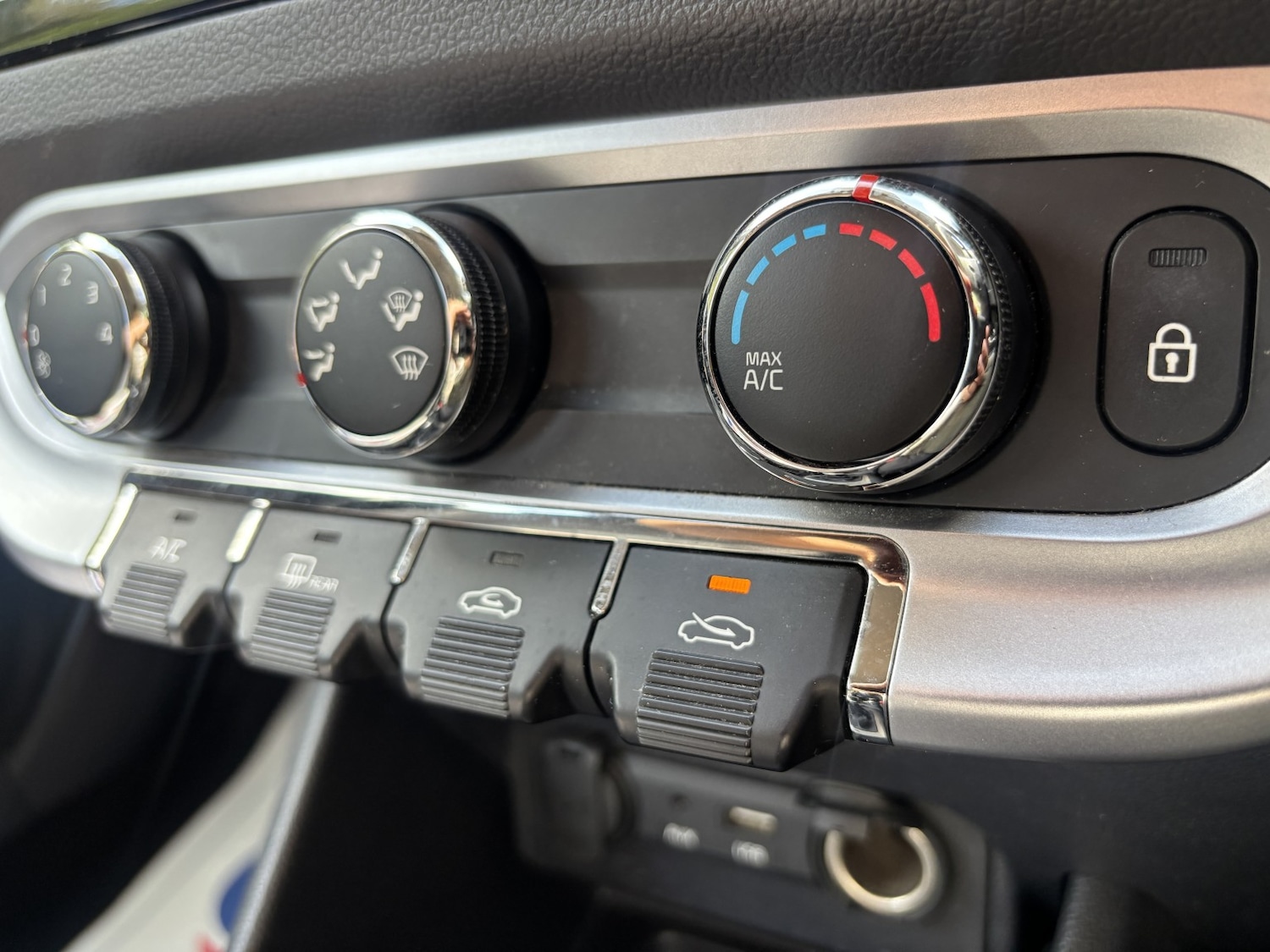Used Kia Rio 2016 for sale - 76088688: Photo 35