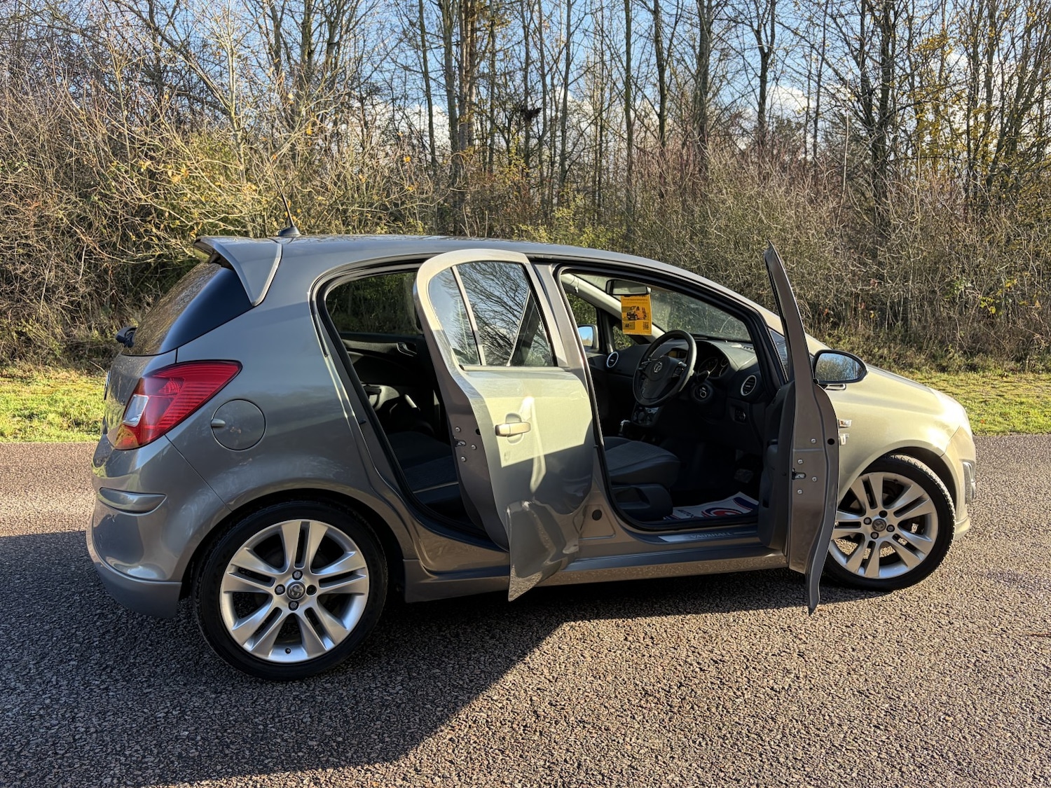 Used Vauxhall Corsa 2013 for sale - 76830388: Photo 3