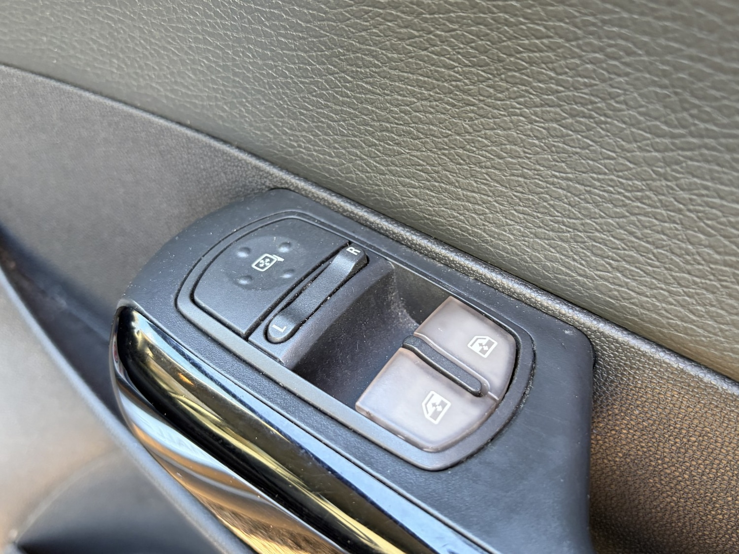 Used Vauxhall Corsa 2013 for sale - 76830388: Photo 32