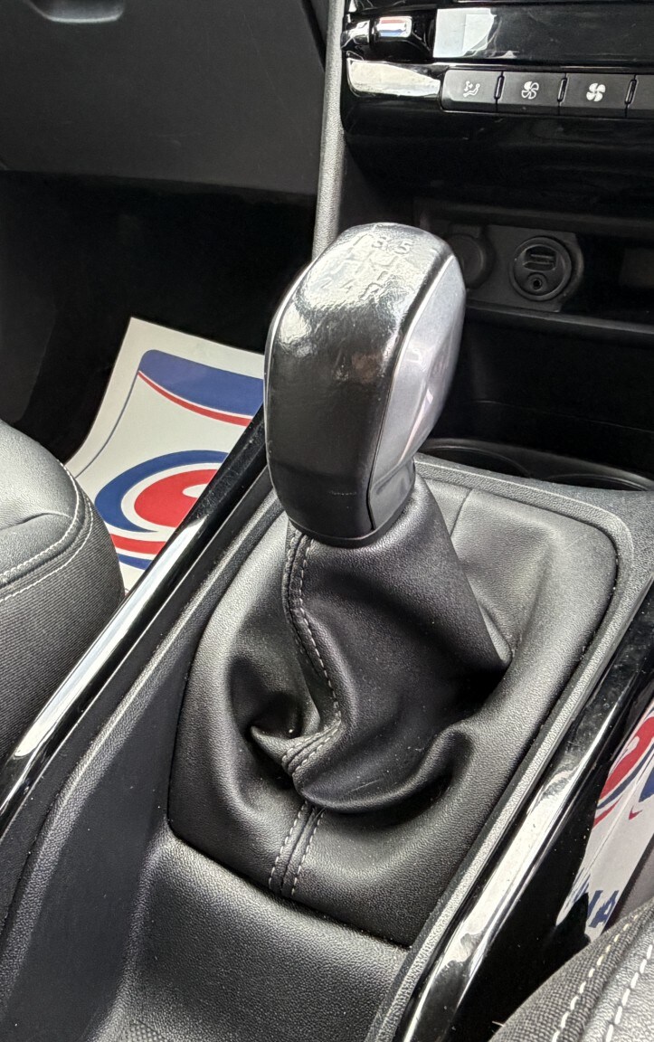 Used Peugeot 2008 2017 for sale - 77516084: Photo 32